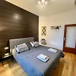 Bellevue - Grand Pour 5 Sur Les Quais De La Meuse *