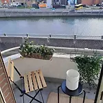 Bellevue - Grand Pour 5 Sur Les Quais De La Meuse