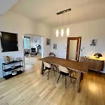 Bellevue - Grand Pour 5 Sur Les Quais De La Meuse Daire Liège