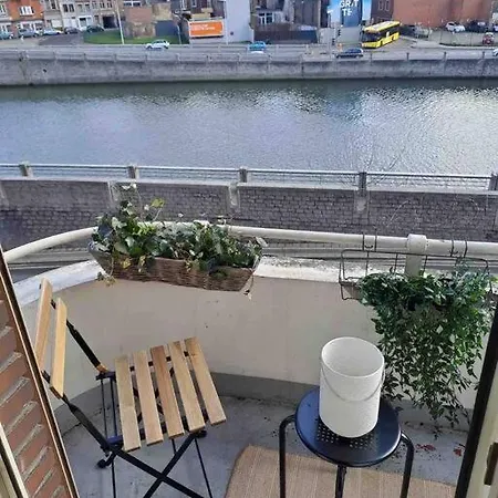 Bellevue - Grand Pour 5 Sur Les Quais De La Meuse