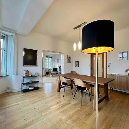 Bellevue - Grand Pour 5 Sur Les Quais De La Meuse *