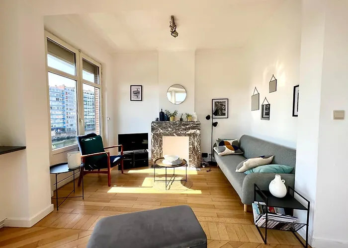 Bellevue - Grand Pour 5 Sur Les Quais De La Meuse * 列日